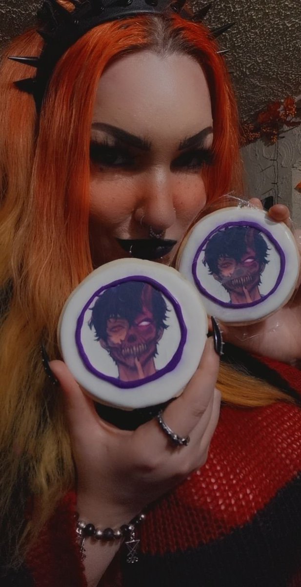 spikeskittles's tweet photo. Bite me like you hate me cause I'm tasty or whatever @Corpse_Husband said. 
Cookies from @_Creepy_Sweets_ as a surprise for my birthday 🖤 https://t.co/eICIWDI8ma