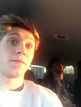 niall horans car selfies: a thread:)