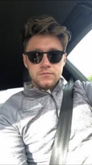 niall horans car selfies: a thread:)