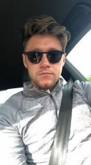niall horans car selfies: a thread:)