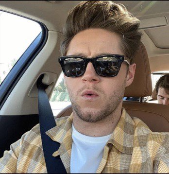 niall horans car selfies: a thread:)
