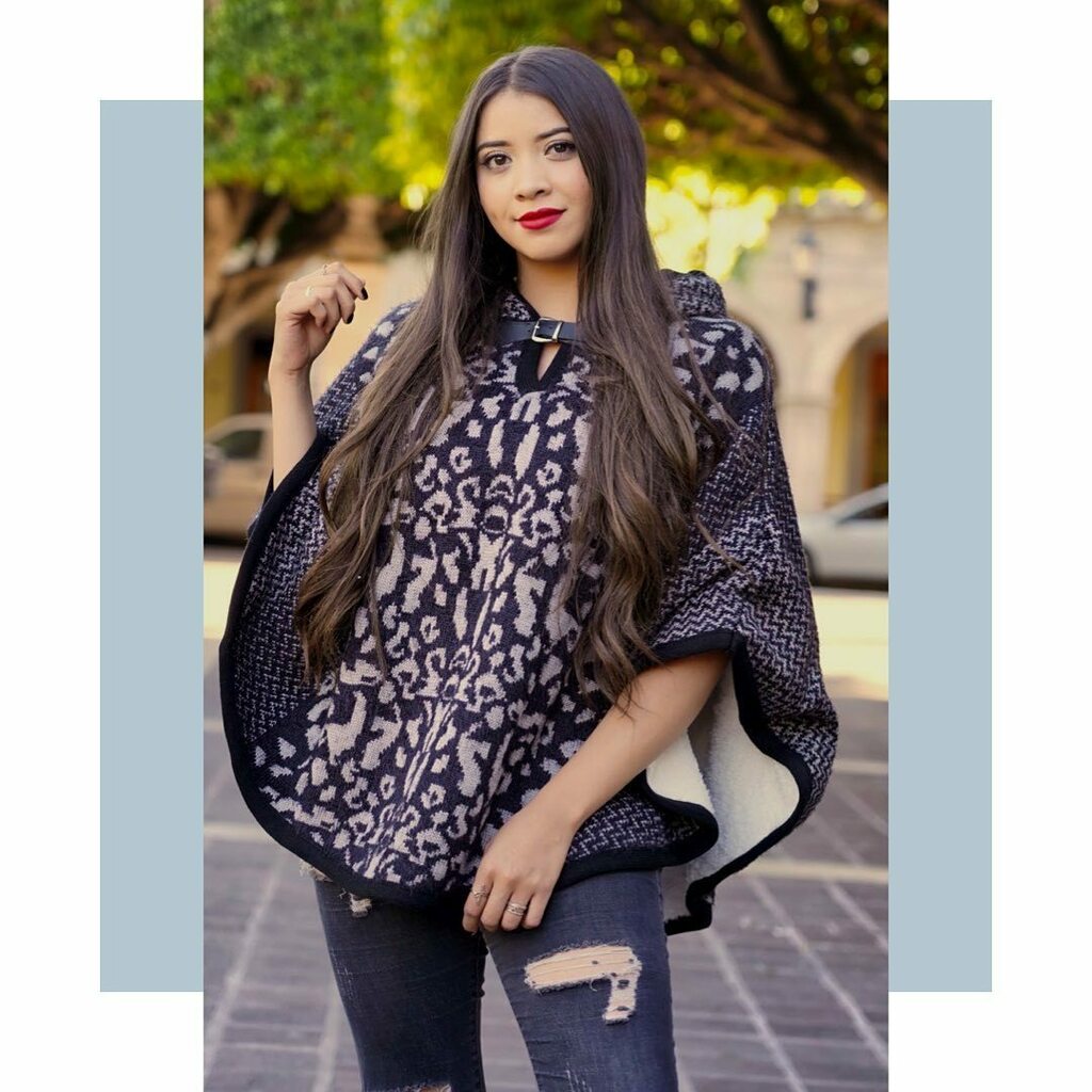MoroleonTextil's tweet photo. Poncho con forro borrego, calientita 
🏷$310
📦Envíos a todo el país 
🛍Entregas locales .
.
.
#moda #modamujer #sueter #poncho #capa #moda2020 #invierno 
https://t.co/ptfkU5ld5L https://t.co/47isvxBrh1