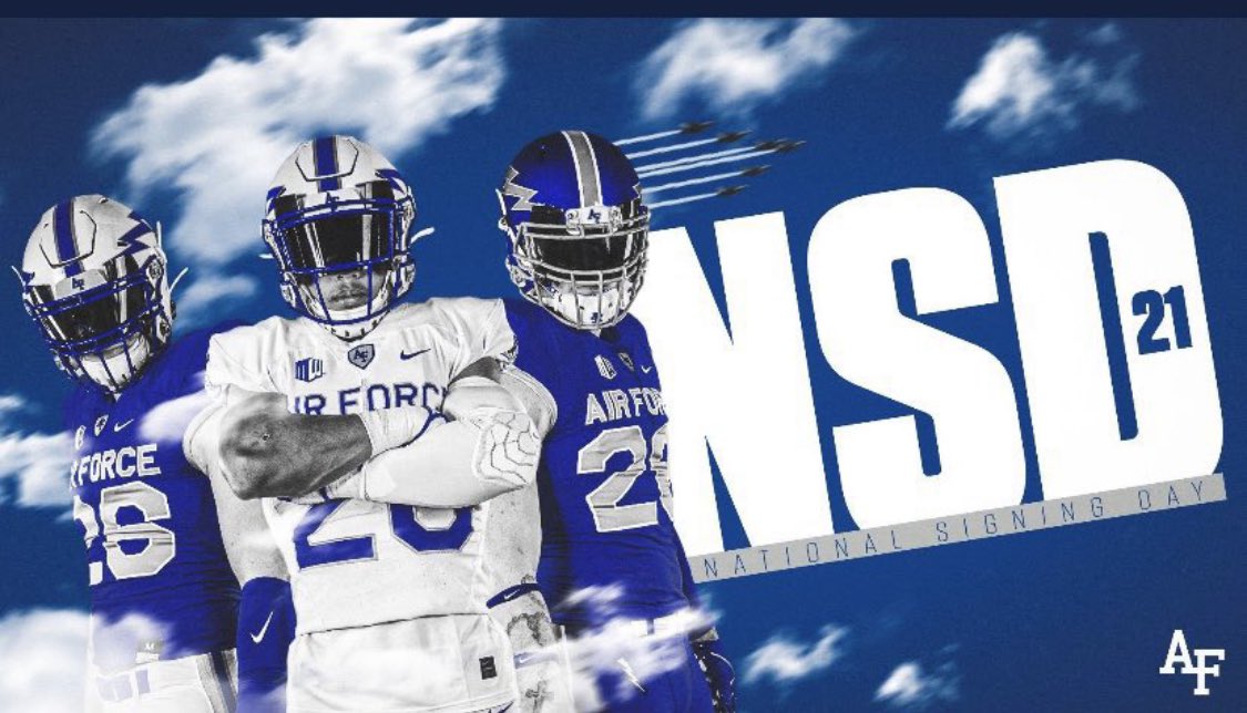JoeStellmach's tweet photo. Proud to sign today with the @AF_Academy. Thanks to @CoachTCalhoun, @coachbenmiller and @AF_Falcons for the opportunity.#LetsFly 
@CoachTabGriffin 
@CoachJ_Pope 
@DHazardPopeFB
@PopeFootball 
@RecruitGeorgia https://t.co/mvADJBQRmZ