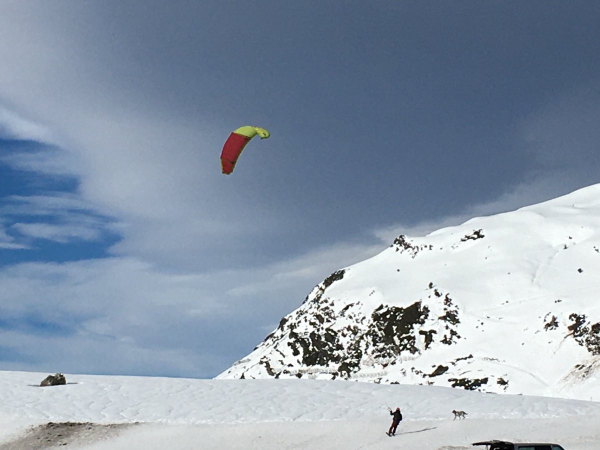 Mario_coaching's tweet photo. #Speedride en @baqueira_beret, una disciplina deportiva que que hace uso de la fuerza del #Viento, el deslizamiento sobre la #Nieve y la habilidad técnica de quien lo practica.
@Val_dAran https://t.co/KMUfVHc25l