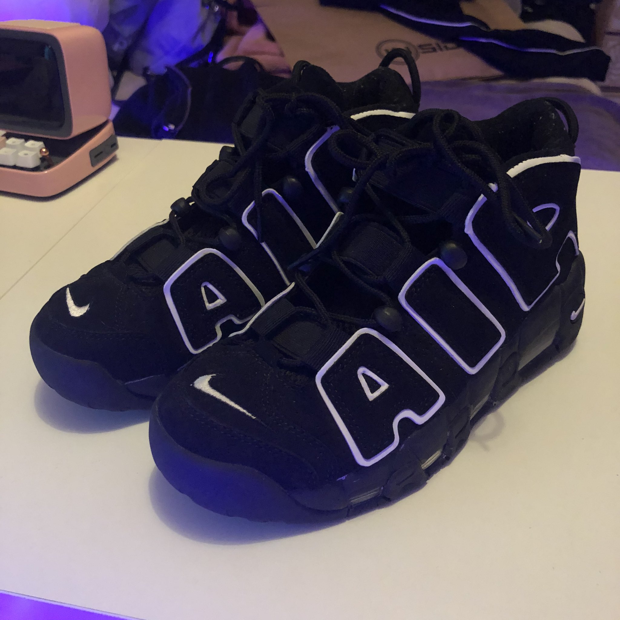 natt on X Me duele pero estoy vendiendo estas Nike Uptempo que no me he puesto literalmente nunca preferiblemente Madrid Son una imitacion pero son increibles RT y eso porfi https t YOTnUcK3zg