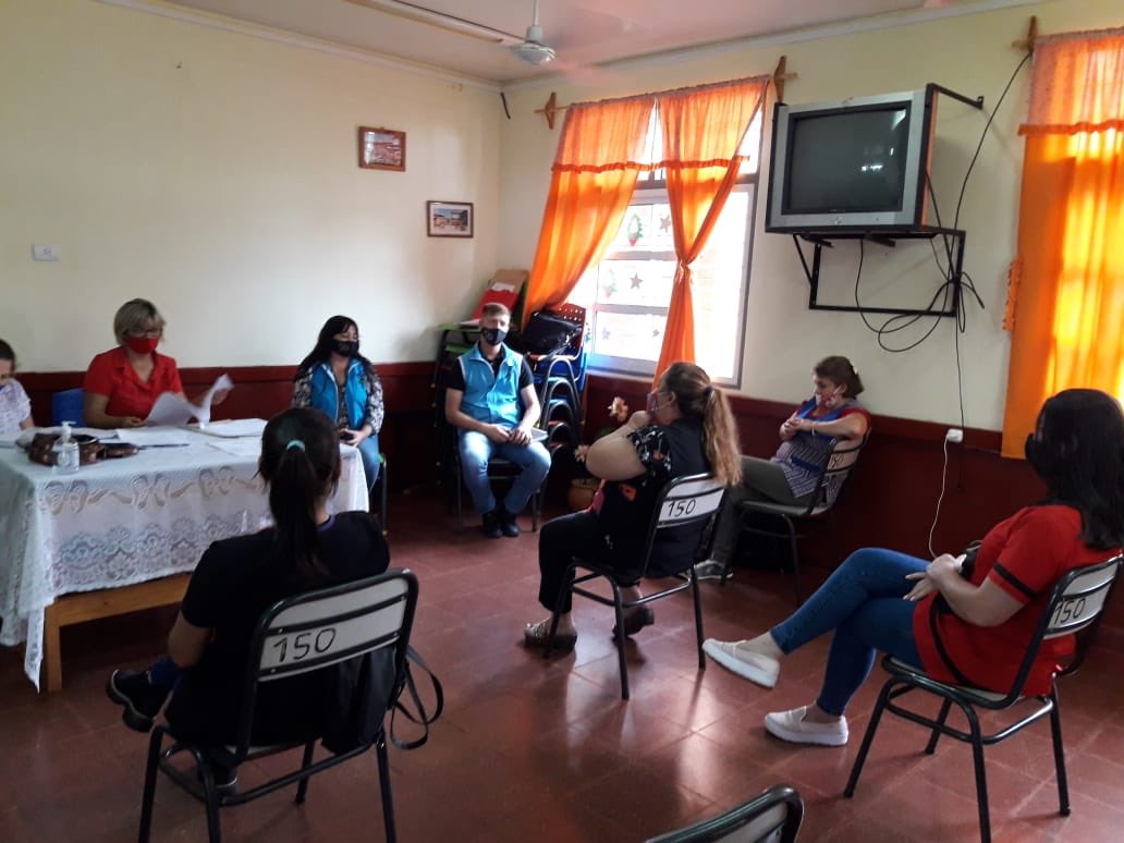CristinaFretes4's tweet photo. TRABAJO EN EQUIPO Gracias @udpm_misiones @grillo141 @cjdechat @herrerayflia Nos comprometimos y cumplimos con la Nuclearización del Nivel Inicial. Campo Grande 💪🏼 @fabianchilipank @nancy_jara1 @Deinicialmisio1 @Marcos42866602 @Andrsjulinrehe @GriKrombauer @robertoadrian82 https://t.co/vsk1aU63Ad