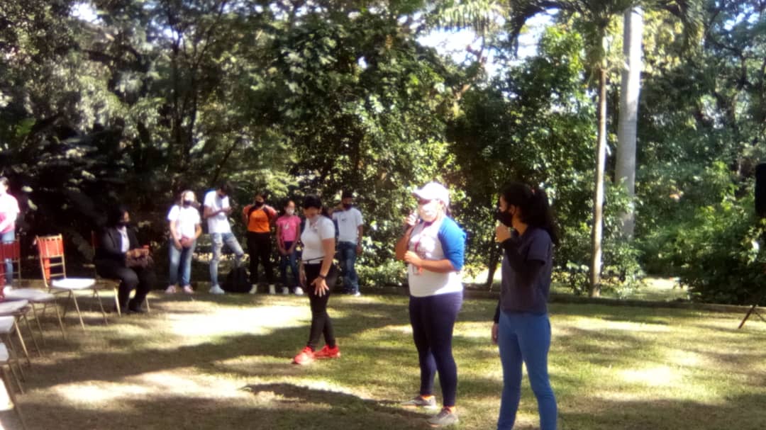 idennacarabobo1's tweet photo. Actividad de IDENNA en el jardín botánico del municipio Naguanagua con las Entidades de atención, familias sustitutas, con la finalidad de alcanzar el fortalecimiento familiar y cuidado de nuestros niños y niñas de la patria 💪🏻💪🏻💪🏻❤️❤️❤️🤗🤗 https://t.co/9DypPR6mUs
