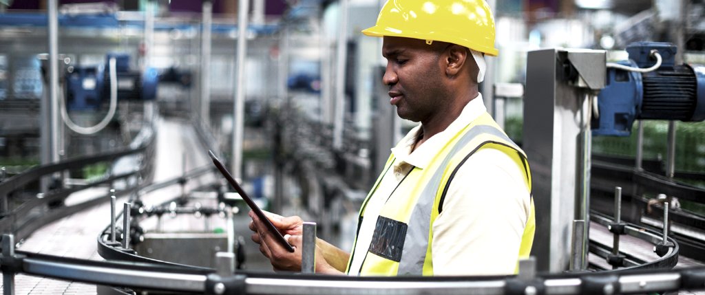 CiscoIIoT's tweet photo. 2020 offered us unprecedented twists and turns! We're thinking ahead to 2021 and predicting the next big things in #IoT. Check out our new blog highlighting the Top 3 #IIoT trends we're predicting will emerge: https://t.co/Vh5lq4OIWb #5G #Security #WiFi6 https://t.co/0CDRV1Sn3x