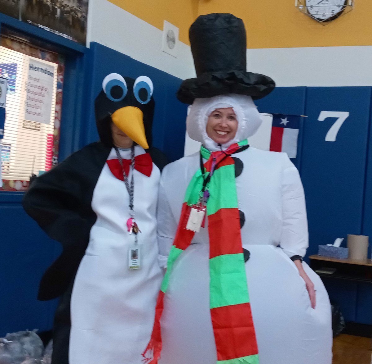 HHH_PE's tweet photo. Texas Snowball Fight ☃️❄️ https://t.co/B1CQoE6nIQ