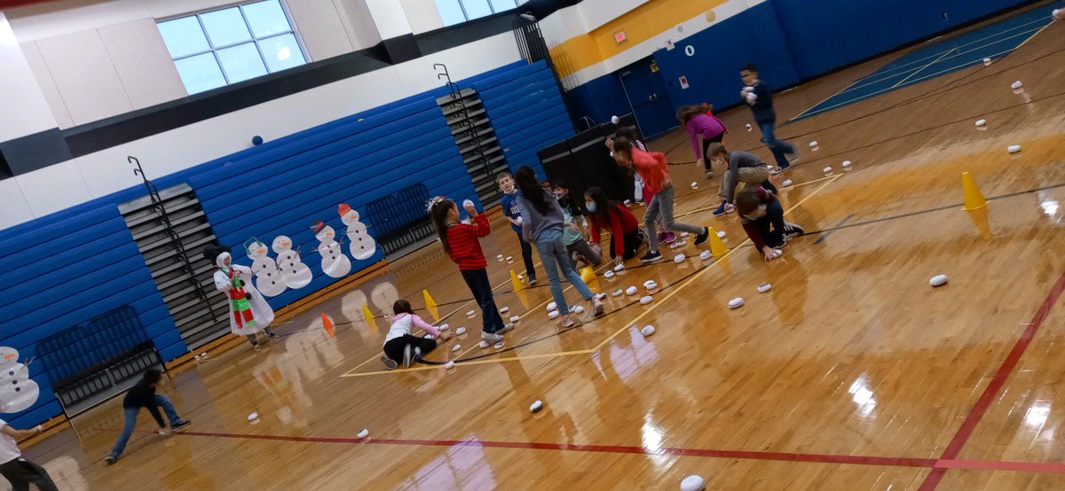 HHH_PE's tweet photo. Texas Snowball Fight ☃️❄️ https://t.co/B1CQoE6nIQ