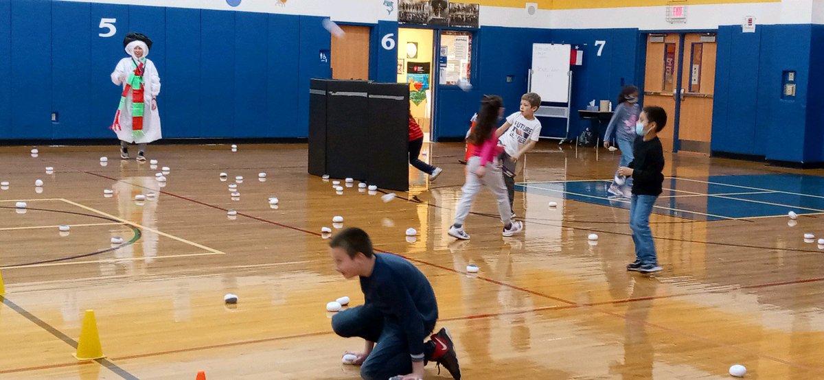 HHH_PE's tweet photo. Texas Snowball Fight ☃️❄️ https://t.co/B1CQoE6nIQ