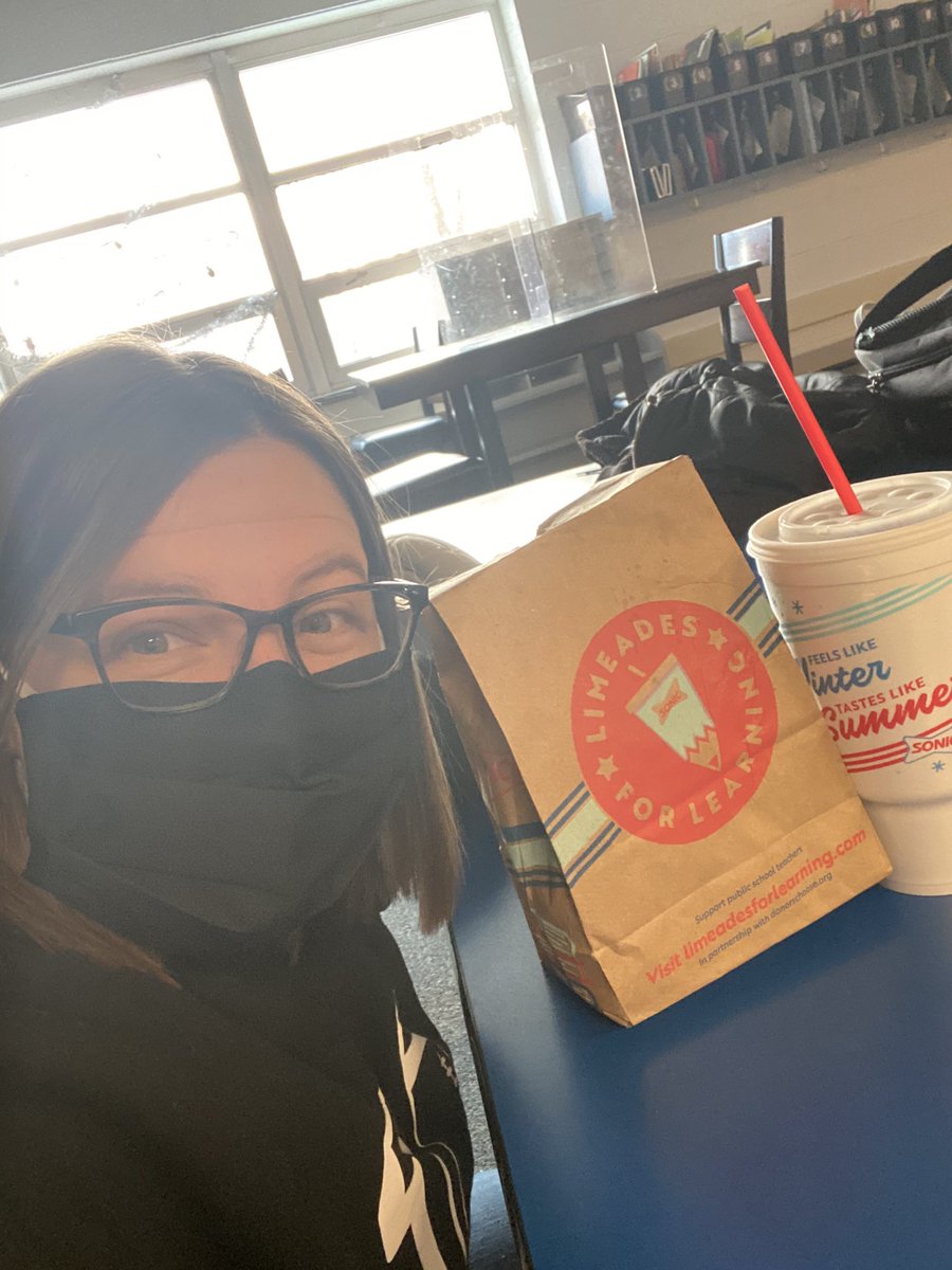 MrsWickwire2nd's tweet photo. Day 8! Secret Pal thank you for the breakfast it was a crazy morning at my house and I ran out of time!! It’s like you read my mind!! #thebestsecretpal #viewmypal @Crestview_NKC https://t.co/katUMHf4r8
