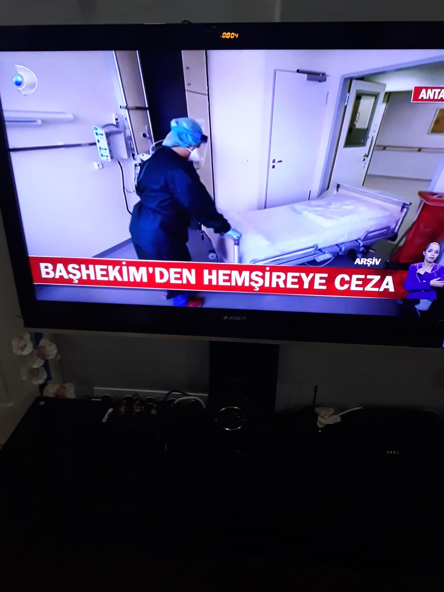 Hemsiresizolmaz's tweet photo. #Şiddete500kereHayır
Onuruyla mesleğini icra eden hemşireye yapılan bu iğreç şiddetin cezasız kalmayacağına inanıyorum https://t.co/FDRfXAeQFQ