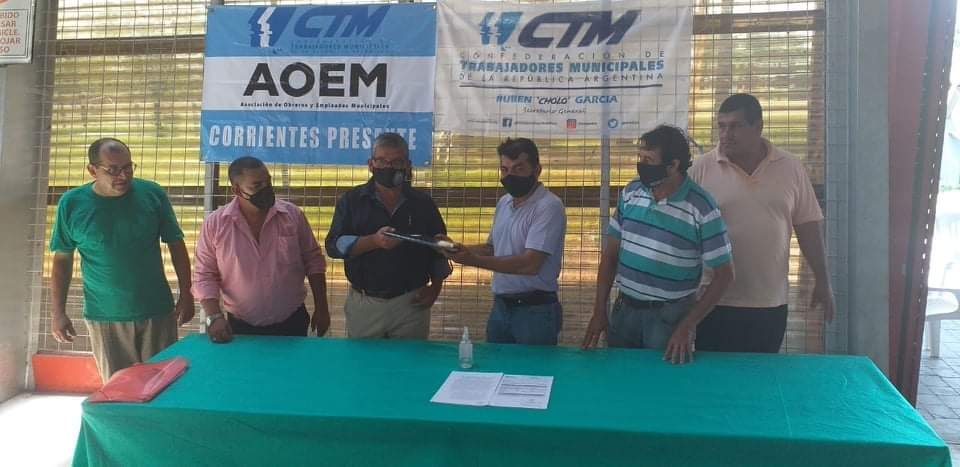 Referentes del Sindicato de Trabajadores Municipales de Bella Vista y Zona Tres de Abril (Corrientes), recibieron al Intendente Municipal, Walter Chávez y al Secretario Gremial de la AOEM y Delegado Nacional en Corrientes por la Confederación, el Lic. Walter Gómez.