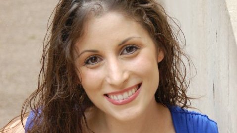 msthouston's tweet photo. Amanda Psanante will be singing "Passover" in this weekend's Main Street at the Mic, Dec. 17 - 20! Register for free: https://t.co/Fi1O1z7PeS Join us on YouTube TONIGHT at 7:30pm CST for our live premiere! @abruthven @ricornelproductions Music and lyrics by William Finn. #MSMic https://t.co/sJn3s0FNeD