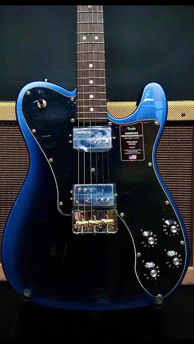 ValenciaMusical's tweet photo. Hoy presentamos esta Fender American Professional II Telecaster® Deluxe, recién llegada de la factoría de Corona, CA, con pastillas V-Mod II Double Tap™ Humbucking y el nuevo acabado de la serie Dark Night tono y elegancia para una Tele transgresora https://t.co/dkDOnHkdEz