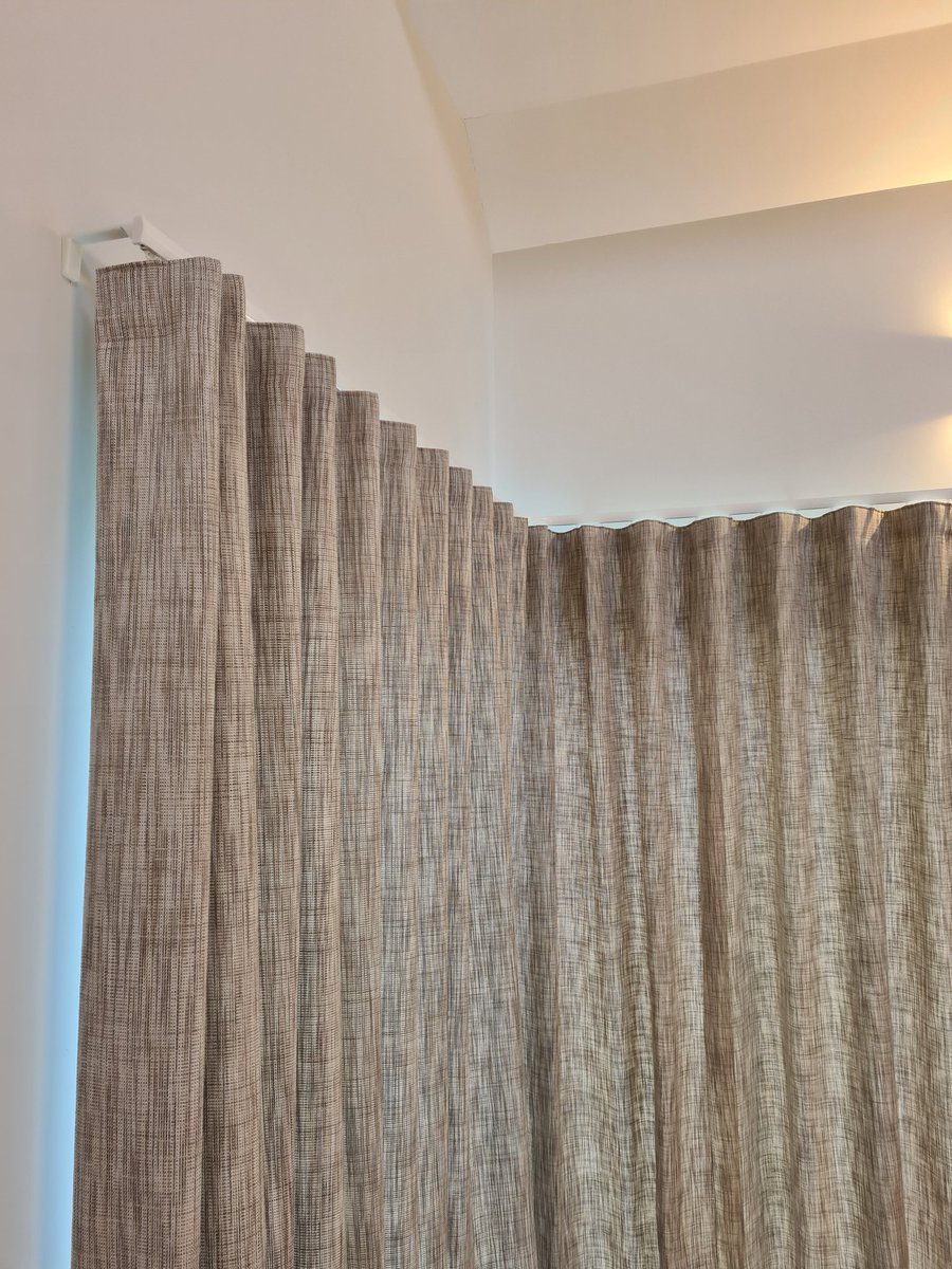 FUSION_HOME's tweet photo. A large corner window was completed lately by us in Clonakilty, firstly we fitted a 5 meter curved rail, then added wave tape curtains, the fabric called Hawes Limestone from @PrestigiousText a lovely weaves fabric ideal for the house in the countryside.
#PopInLetsBegin https://t.co/SndbigLEUV
