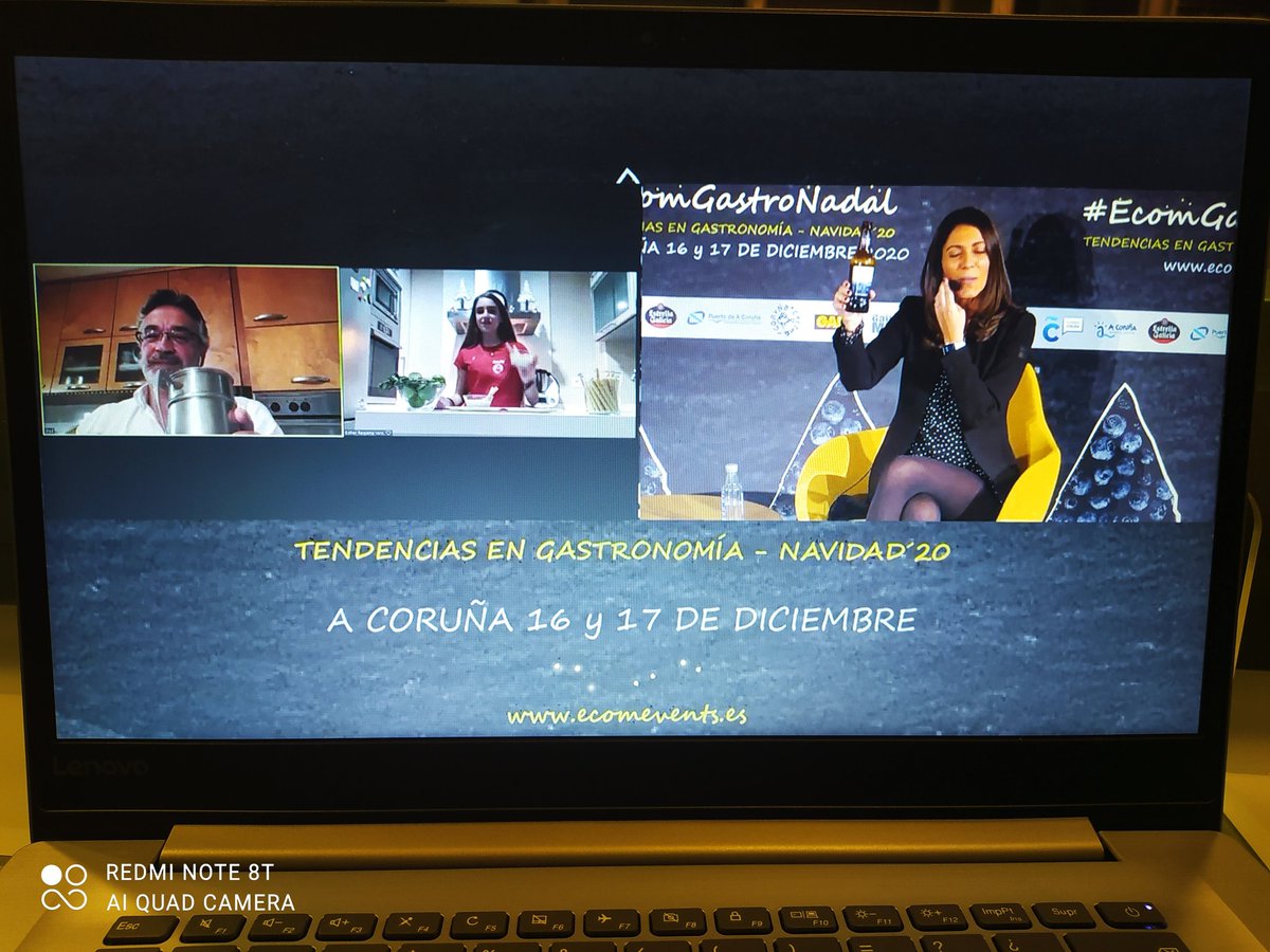 EcomEvents's tweet photo. #EcomGastroNadal
"¡Por un 2021 inmejorable!" María Piedrahíta con @eloychef1 y @EstherMCJ5 brindan con una @estrellagalicia Edición Navidad🍻 https://t.co/EeWpUtksgM
