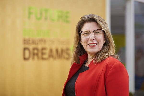 Interview | Connie Paasse, directeur Green Chemistry Campus: Route naar groene chemie is geen rechte lijn hetnieuweproduceren.nu/route-naar-gro…