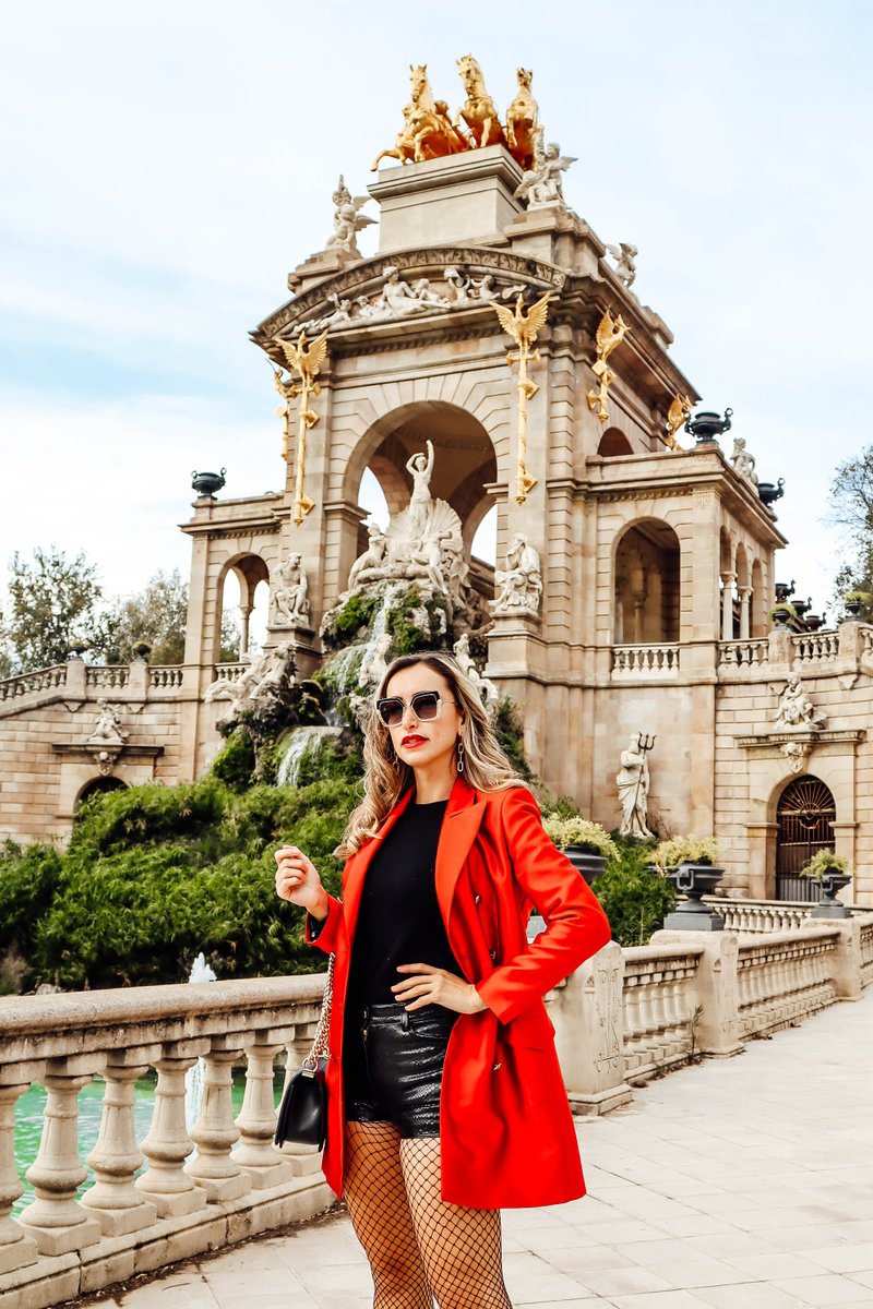 Another day, another black&red outfit! Do you like the look? #fashion #fashionblog #fashionblogger #ootd #style #streetstyle #fashioninspo #Fashionista