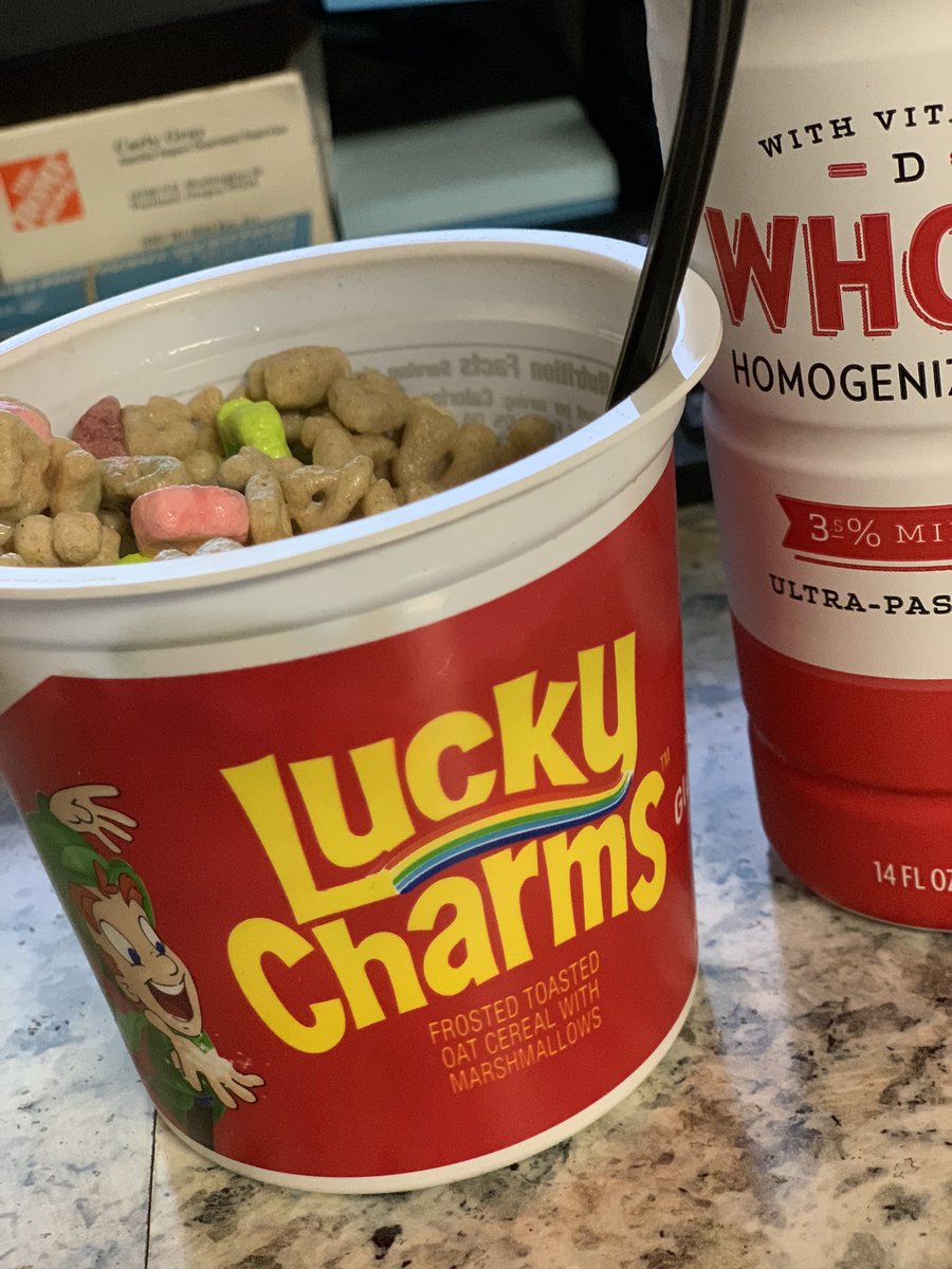 CarlyGray2001's tweet photo. Enjoying those yummy Lucky Charms!! #12holiDAYS https://t.co/xizyXKueYB