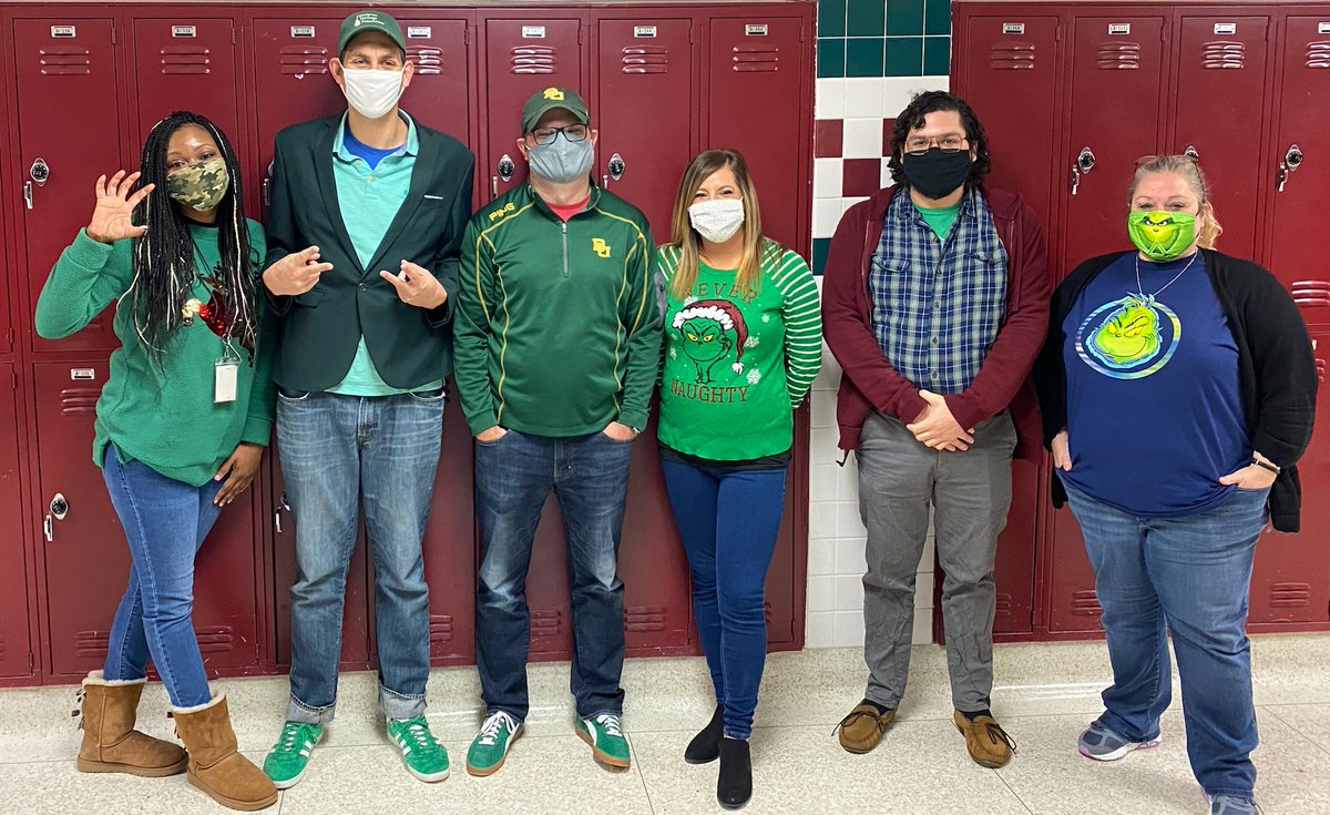 MesquiteHS's tweet photo. We're grinning &amp; greening at MHS today. You'll find no Grinches here! #DontBeAGrinch #MHS12Days https://t.co/4HBI8hPqfO