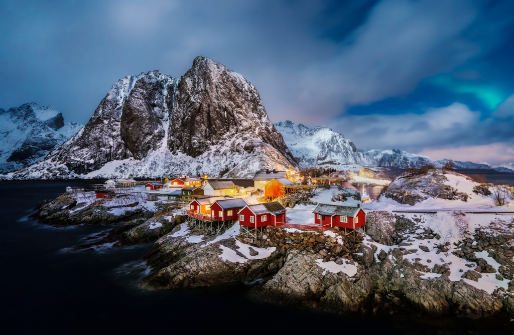 AndrePoirierpic's tweet photo. Lofoten Islands in the winter with the aurora.
#nakedplanet #beautifuldestinations #welivetoexplore #fantasticearth #artofvisuals #naturelovers #beautifulworld #earth #earthfocus #wanderlust #Norway #visitnorway #ilovenorway #bestofnorway #lofoten #northernlights #auroraborealis https://t.co/O6SjcnGzyN