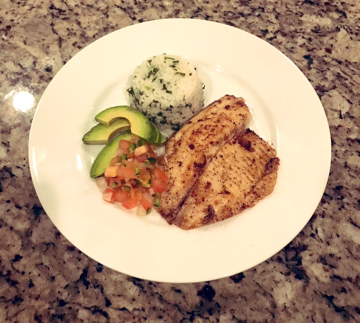 AdrianD8926's tweet photo. Keeping it light today for lunch, with tilapia, cilantro lime rice, avocado and pico de gallo. #ChefAD https://t.co/7ZF1KV2wA3