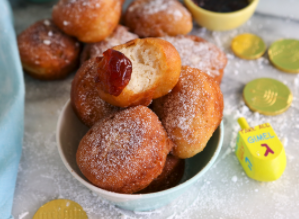 Have you run out of sufganiyot yet? 🙋 Fear not! Check out this easy sufganiyot recipe. 

whatjewwannaeat.com/easy-sufganiyo…