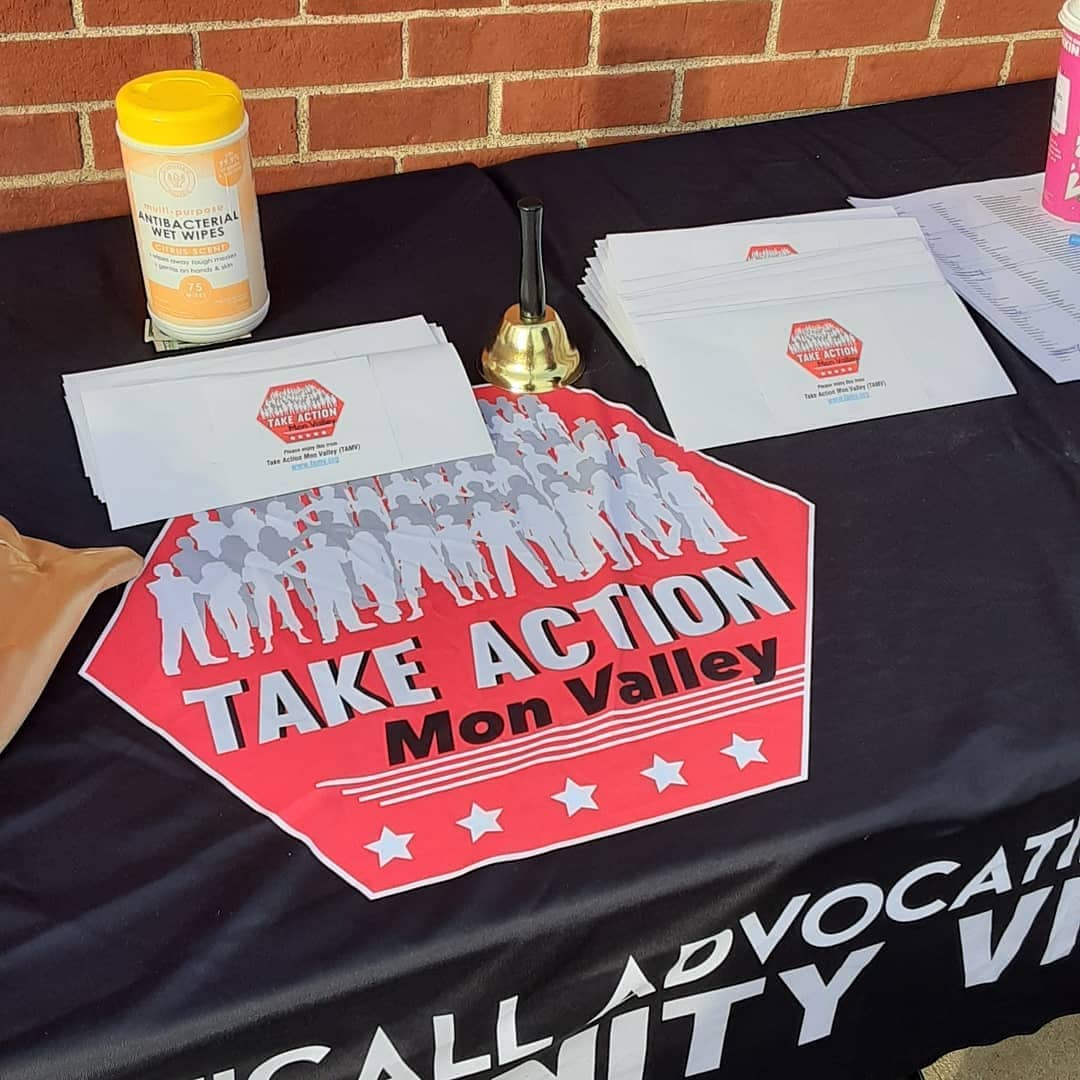 TAAGAdvocacy's tweet photo. Take Action Mon Valley (TAMV) would like to thank everyone that came out to our "Pictures With Black Santa" event yesterday in McKeesport. The turnout and community response was amazing. We were able to give out over 50 food boxes and gift cards to Walmart/Giant Eagle.
#TAMV https://t.co/F3kKR4YA47