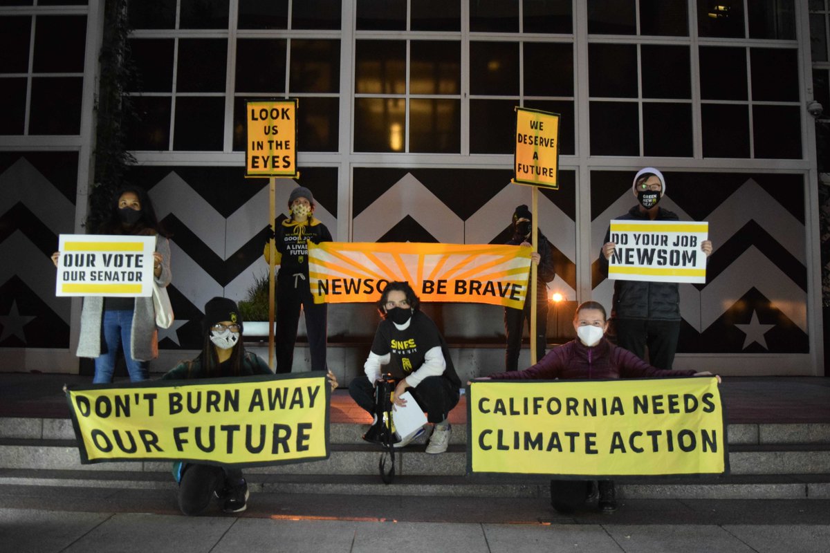 sunrisebayarea's tweet image. On Monday, we demonstrated at Kamala Harris's office in San Francisco with demands for @GavinNewsom to appoint a new senate seat that reflects our needs. 
#ClimateMandate #NewsomMakeItCount #ProgressivePick #ClimateChampion #NewsomAppointment