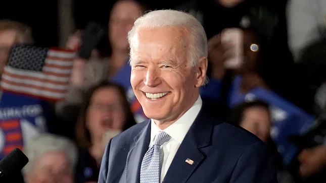thehill's tweet image. NEW POLL: 60 percent approve of Biden&apos;s job as president-elect hill.cm/uwPtOey