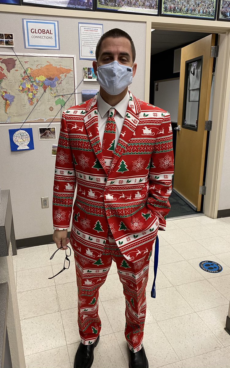 HCP_Kodiaks's tweet photo. Welcome Principal Brandt!  Way to get into HCP Spirit Days. https://t.co/mZzhHEYpQc