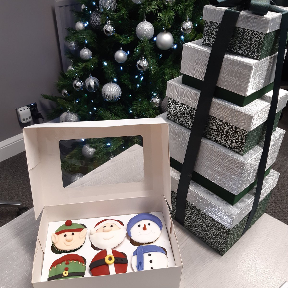 BakerEstates's tweet image. So lucky to have such wonderful clients #Hainault #Christmas #estateagents #localestateagent #independentagent #thankyou