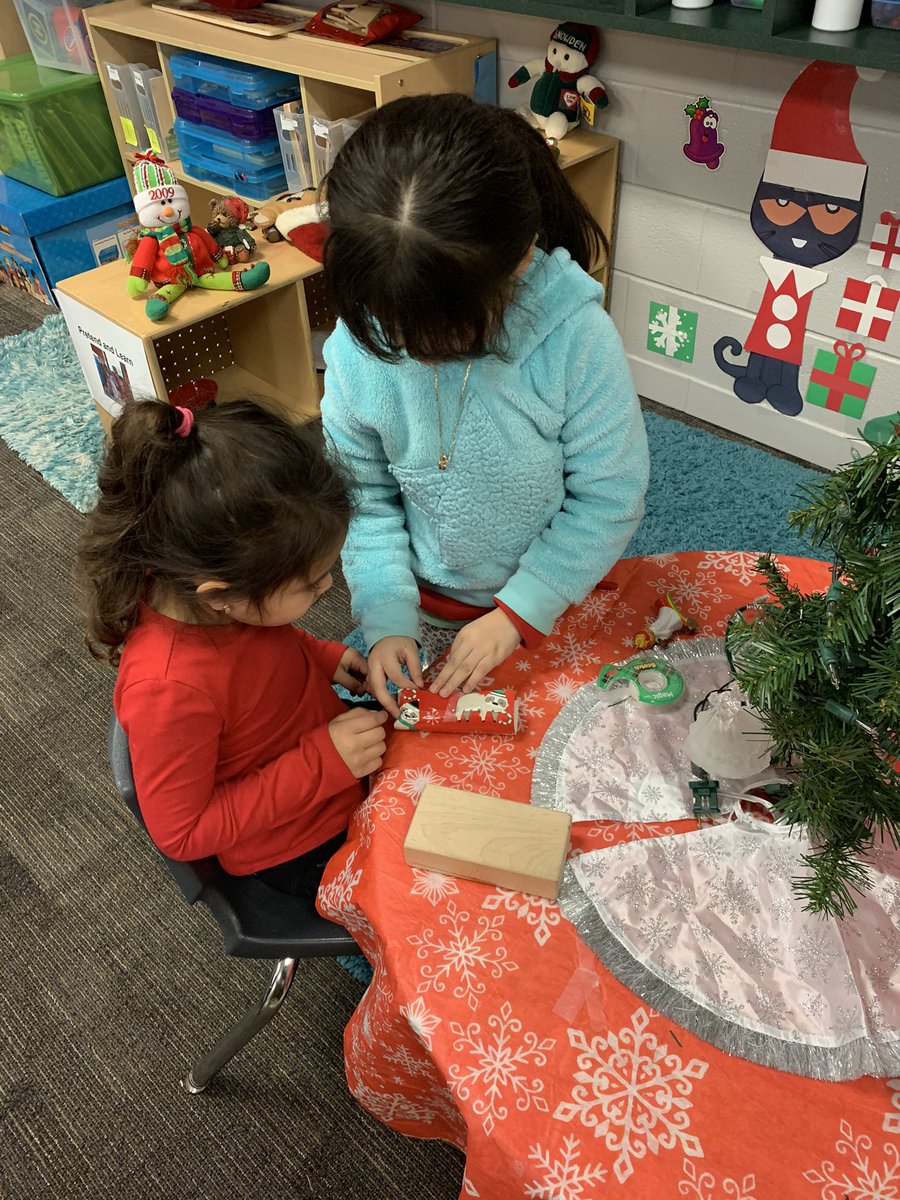 MoutonTaluy_ELA's tweet photo. PreK is a fun place!! Building social skills with friends at @HumbleISD_HE in @DuirdenJennifer class. @HumbleISD_PREK #PreK_POGplay https://t.co/9w1lHtOwpd