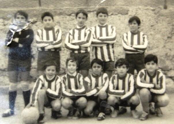 LigureMarco's tweet photo. Dimenticavo oggi son 61, nella foto i colori NON sono bianconeri, ma i colori della Laneroasi Vicenza. https://t.co/cZbrkqGLLD