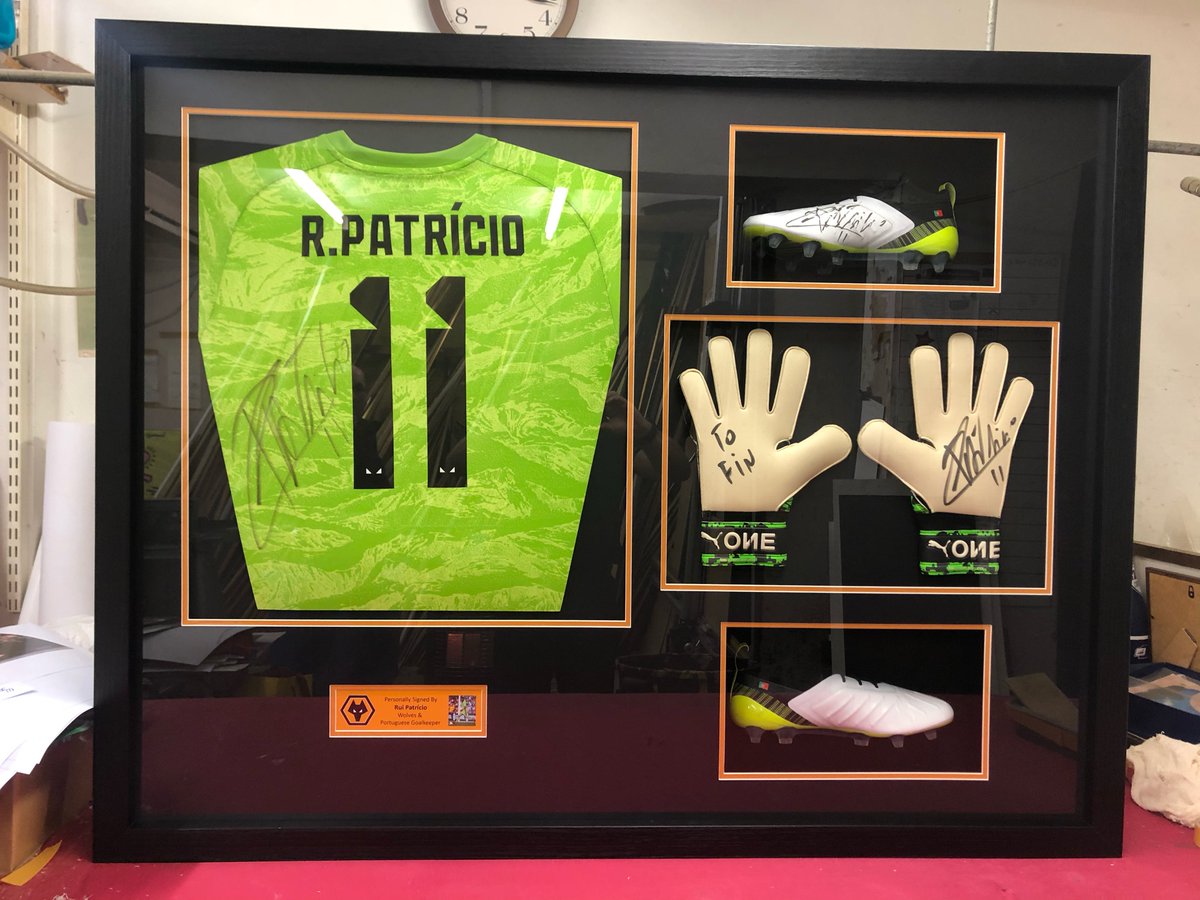davetheframe's tweet photo. Works by #creativeframing https://t.co/3EgZfL7EzK