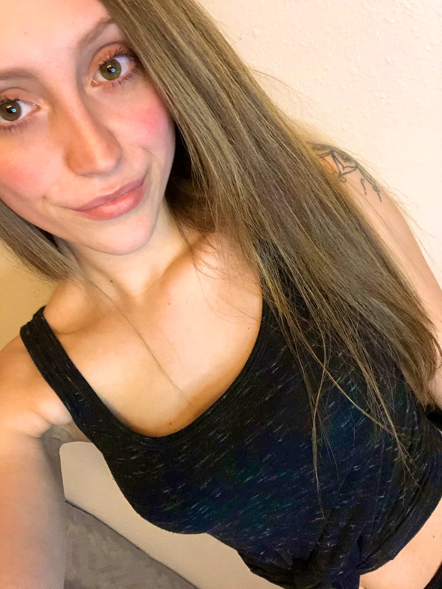 mandypotter187's tweet photo. Feeling extra horny, retweet if you are too 😈💦👅 https://t.co/bo2yul4ltj