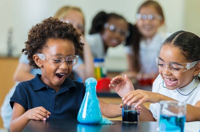 michaelpratt411's tweet photo. As we talk to our students about Covid-19, make sure to include Charles Richard Drew, who pioneered the process of storing blood plasma & Dr. Kizzmekia Corbett, who is at the forefront of vaccine development!
#STEMeducation
#Textconnections
#diversityinSTEM
#CoronavirusVaccine https://t.co/ZhyQORWkqY