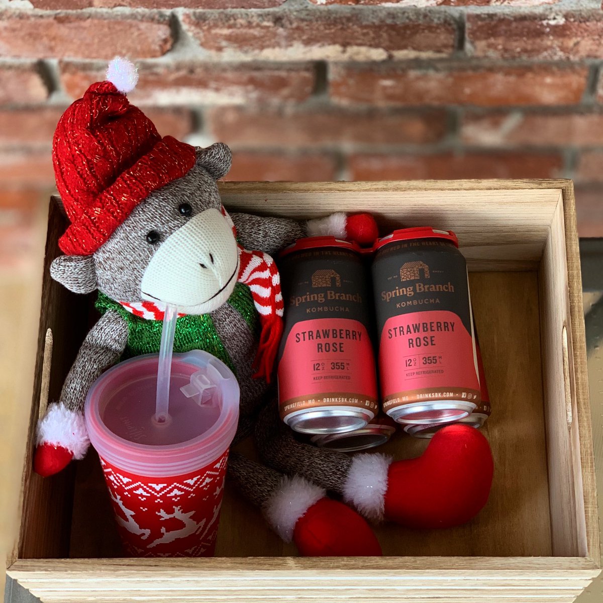 There’s still time to order for tomorrow’s delivery! Spread some holiday cheer to those you love by sending them a holiday @silipint and 4-pack for only $25!  Free delivery available within Springfield city limits. drinksbk.square.site #drinksbk #kombuchabrewing