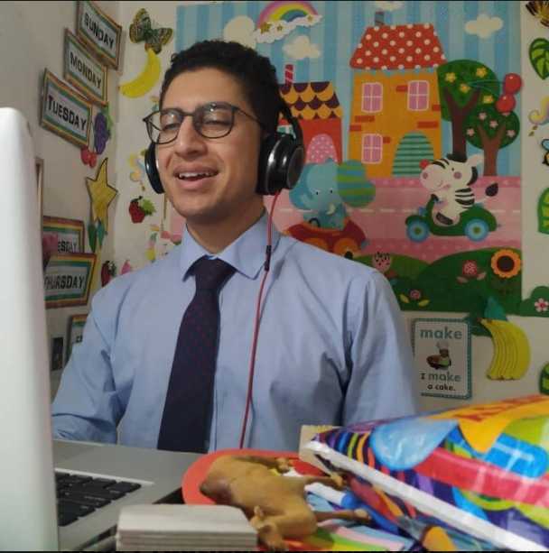 ELPrograms's tweet photo. Pivoting to online teaching has been a learning curve for every teacher this year! #ELSpecialist Shaheed Sabrin reminds us that "the best digital tool for digital learning is in fact yourself, the teacher." https://t.co/LBbqMed1uq