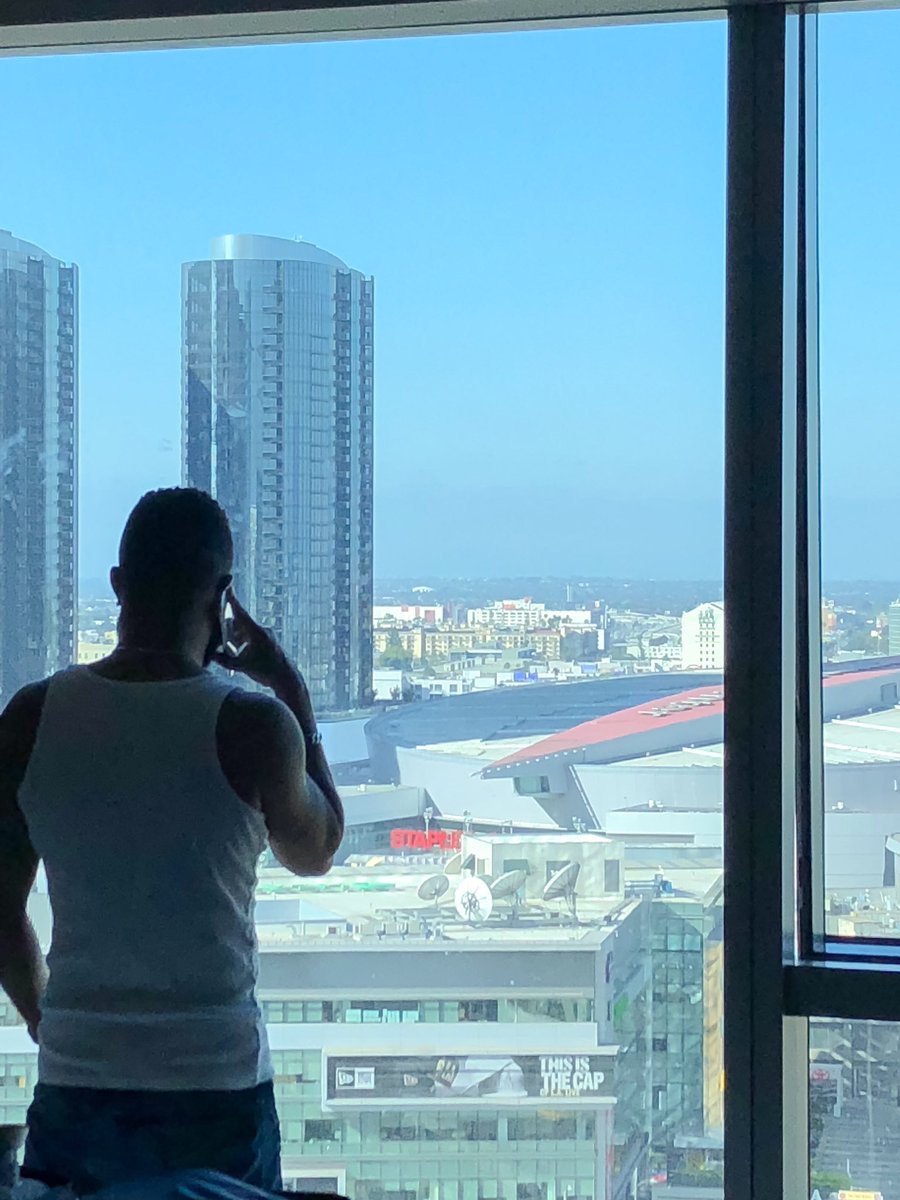 LemarDukes's tweet photo. #HappyHumpDay Stay #blessed and #humble out there ppl It’s a beautiful thing No 🧢 @SirDukesStudio https://t.co/ZfbMYPosNe