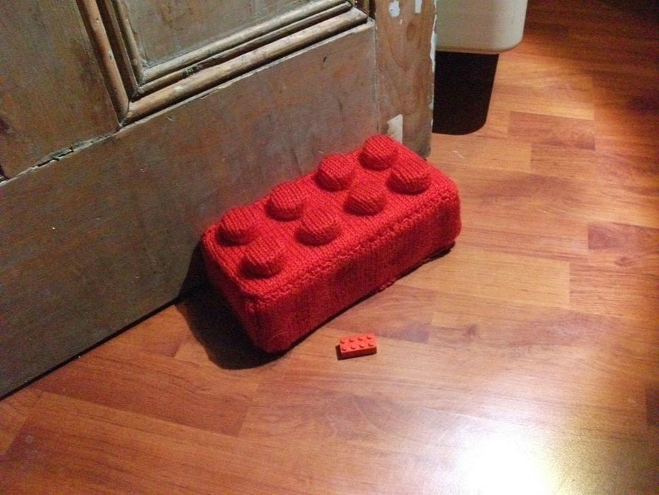 FunCrafts's tweet image. Doorstops are easy to make. See 10 of my own makeshift door stoppers using everyday household items + 7 DIY door stop tutorials from other clever people + 16 of the most unique door stops on Amazon. bityl.co/4Z9i