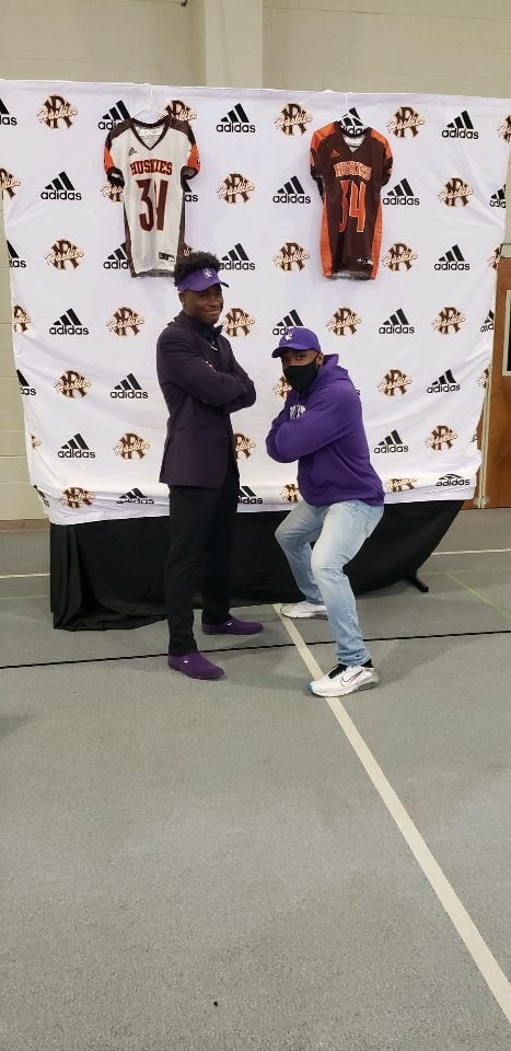 TJTyus1's tweet image. We serve a mighty good God! It’s official. He’s done with High School. Starts college classes and football practice January 10th. Please keep him lifted. 🙏🏿