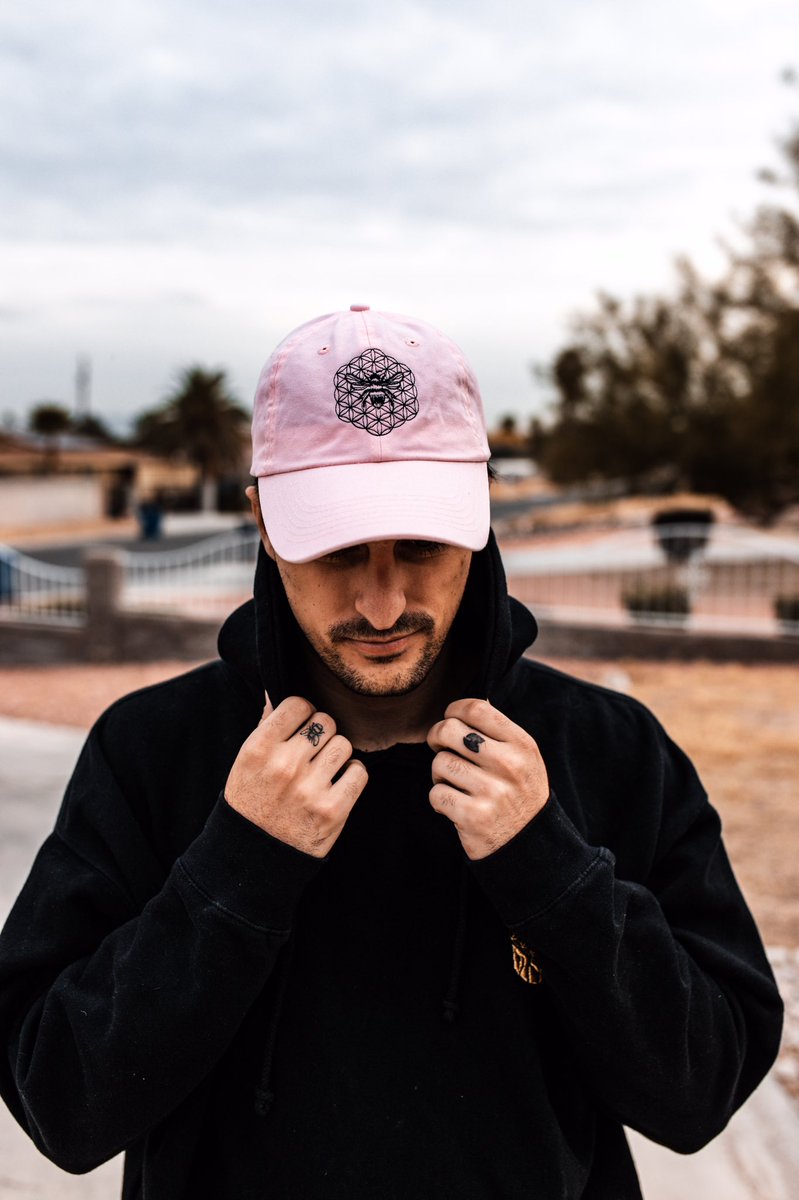 hive_mind_co's tweet photo. Minimal Snap-Backs are on the site. They match perfectly with our Minimal hoodies and crew necks, but too, with the rest of our goodies. The link is in our bio. 🐝✨ https://t.co/9QrpPz230q