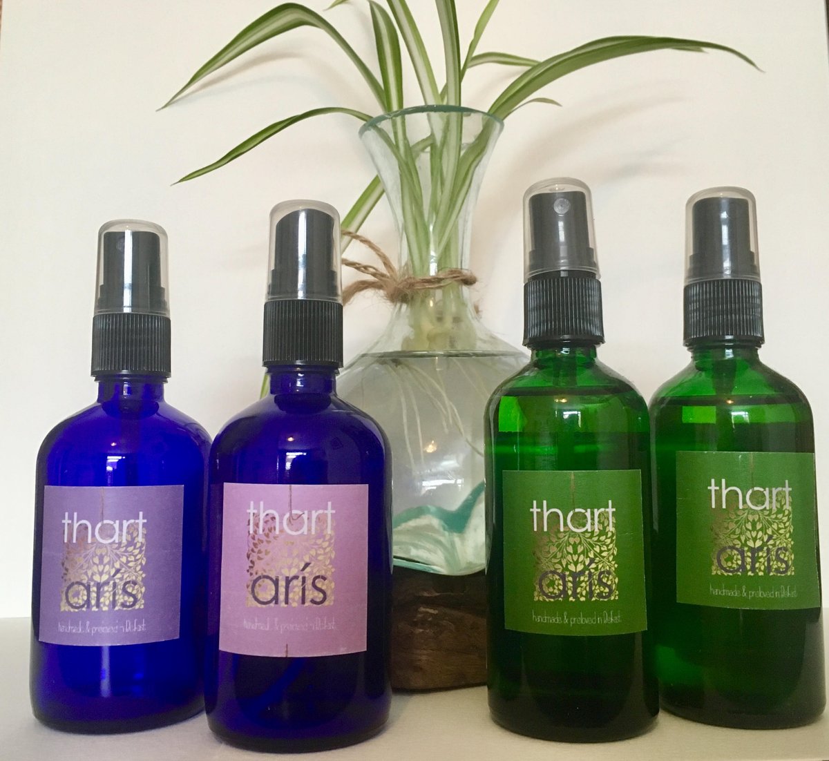 KellieFem's tweet photo. @ThartAris  Thanks for all your support this year. If the pandemic has taught us anything it is to #shoplocal , support #cooperatives and enjoy organic feel goods, while smelling amazing #organic #aromatherapy DM me for further details. Last orders 20th December. https://t.co/GoT7OAjiyn