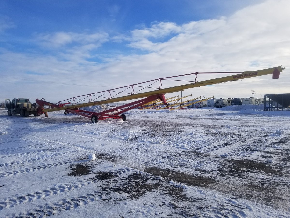 TonyBritnell's tweet photo. MKX13-94 X-Tend about to head down Highway 15. Thanks Don &amp; Levi. #thebigreach #movelotsabushelsfast #rodono @Riverbend_Ag @Coop_Ag @grainaugers @AGI_HalH @AgGrowthIntl @MikeJennett @victordutkiewic https://t.co/y4Y47vzdVk