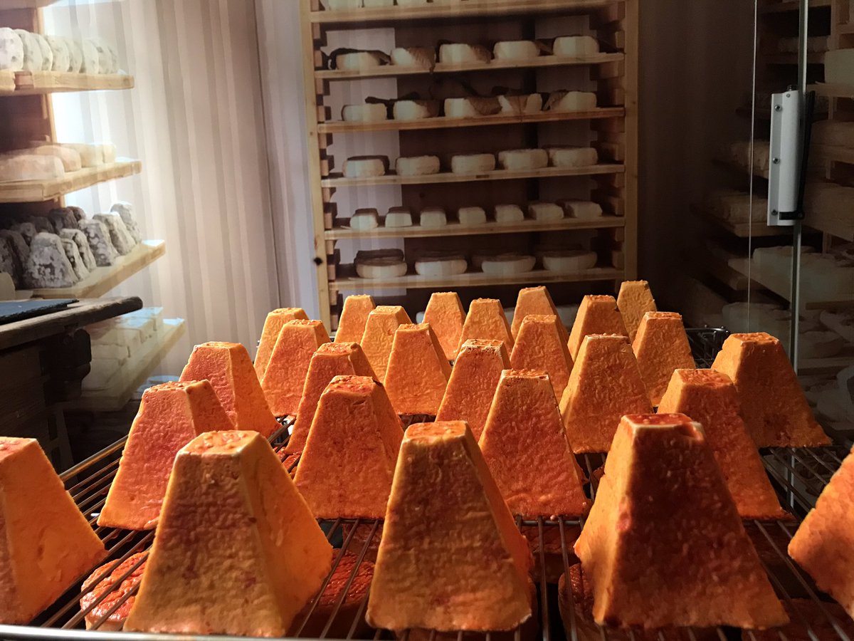 wellDone_quesos's tweet image. Este fin de semana estaremos en:
 la 5ª Edición “XII Feria de Productos Locales de la Provincia”  Sabores de la Provincia, en el Patio de Diputación de 11:00 a 18:00.
Es muy probable que pongamos el cartel de “Todo vendido” 
Os esperamos #wellDone #QueRed