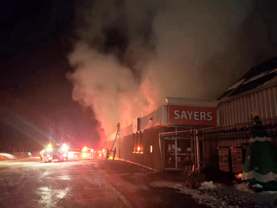 DistributionCan's tweet photo. Thank you Mike Williamson and @CentralFresh for your generous donation to the Sayers Foods Fire Relief Fund.
https://t.co/dStMfPKJLR
#IndependentStrong https://t.co/Xv7wEaKNdn