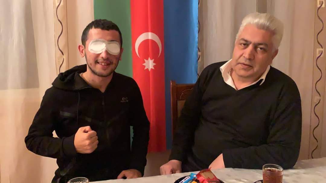 mr_tural_'s tweet photo. Gözləri nursuz, üzü nurlu, əməli qürurlu, ürəyi yenidən görəcəyi ümidiylə dolu olan balasına baxıb, həm onunla qürur duyan, həm də görməsi, yenidən günəş işığına qovuşması üçün narahatlıq duyğuları ilə savaşan ATA!
İsmayılımızın gözü inşaAllah görəcək. https://t.co/AqyaWorIGZ